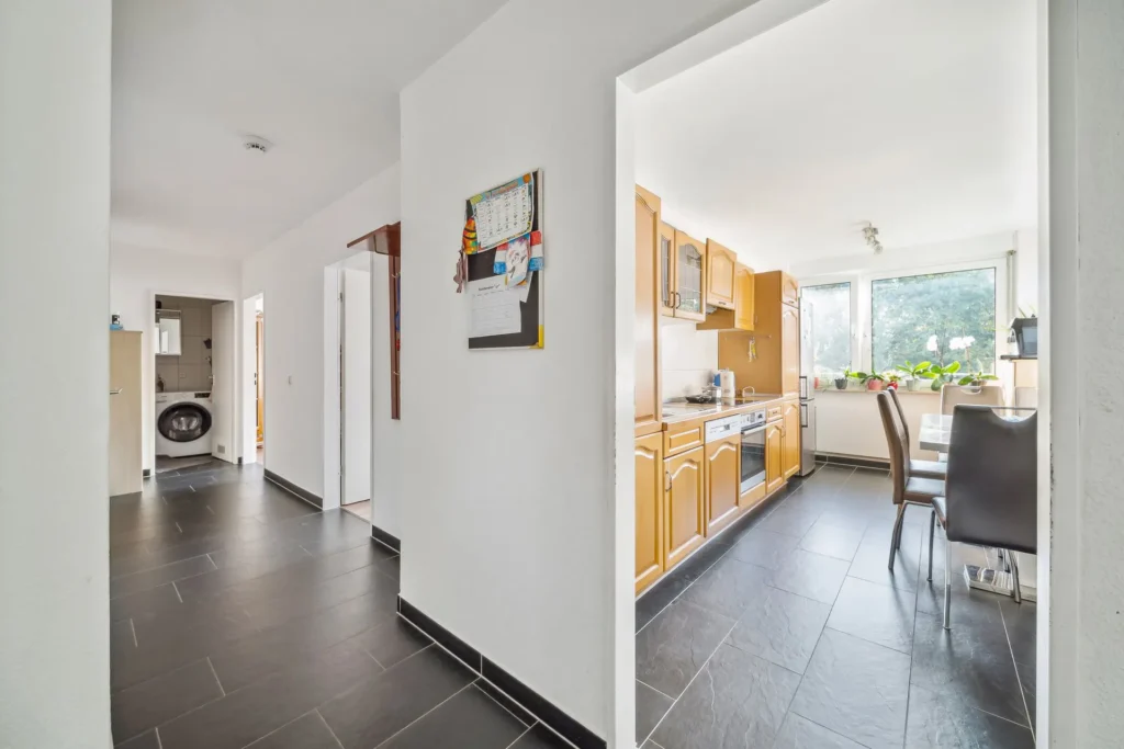 KB Immobilien - Inserat - Max-Stromeyer - 3-Zimmer - Flur