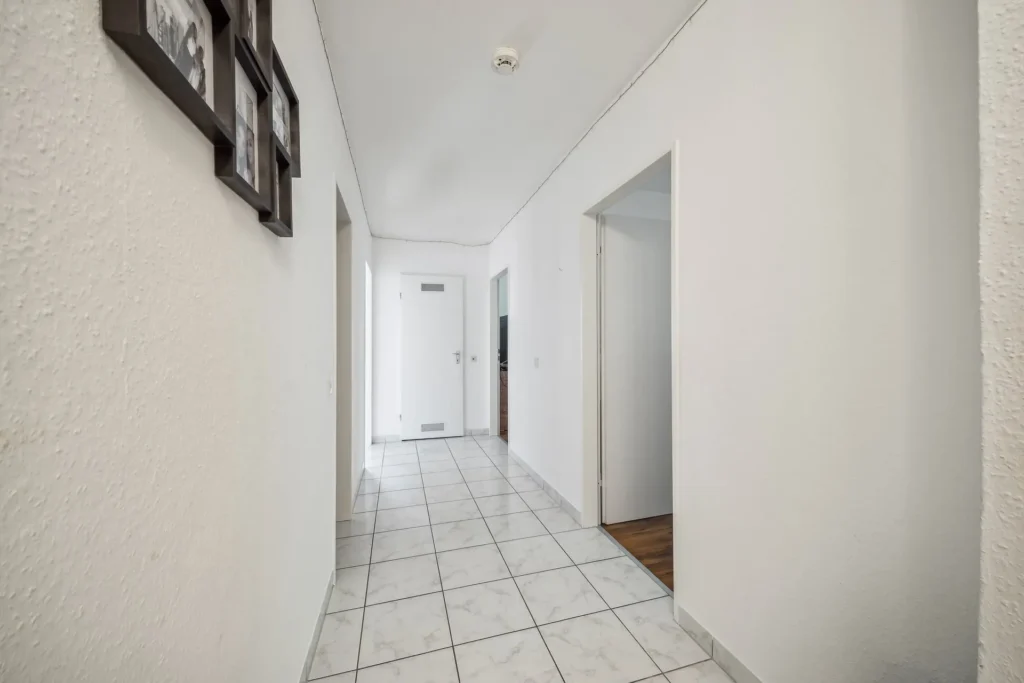 KB Immobilien - Inserat - Max-Stromeyer - 4-Zimmer - Flur