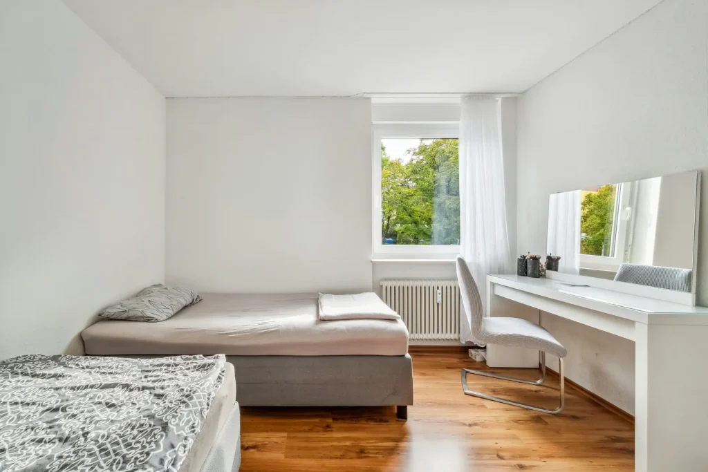 KB Immobilien - Inserat - Max-Stromeyer - 4-Zimmer - 2. Schlafzimmer Ansicht 2