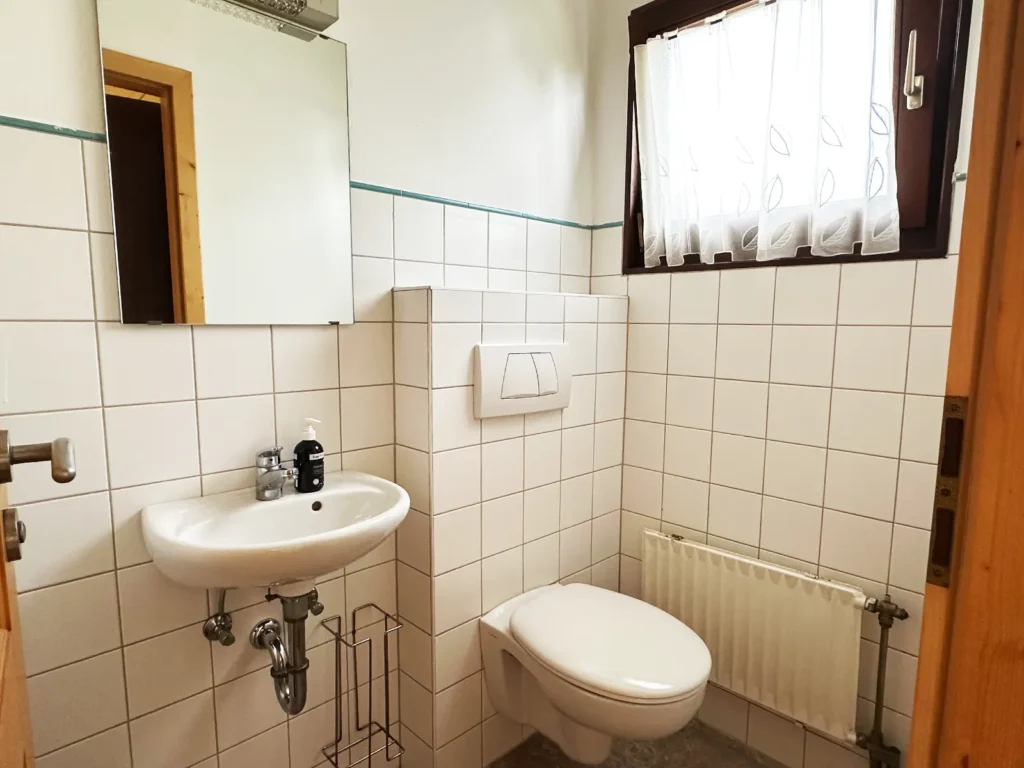 KB Immobilien - Inserat - Gronostraße - WC