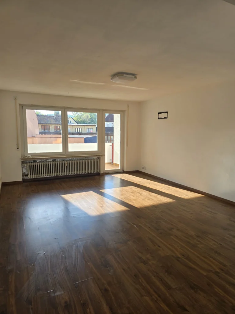 KB Immobilien - Inserat - Hauptstraße - Wohnzimmer Ansicht 1