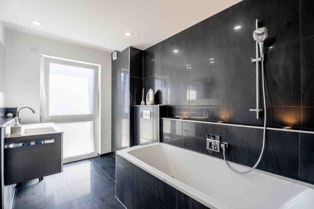 KB Immobilien - Inserat - Greuther Straße 13 - Bad Ansicht 1