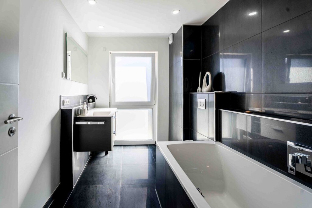 KB Immobilien - Inserat - Greuther Straße 13 - Bad Ansicht 2