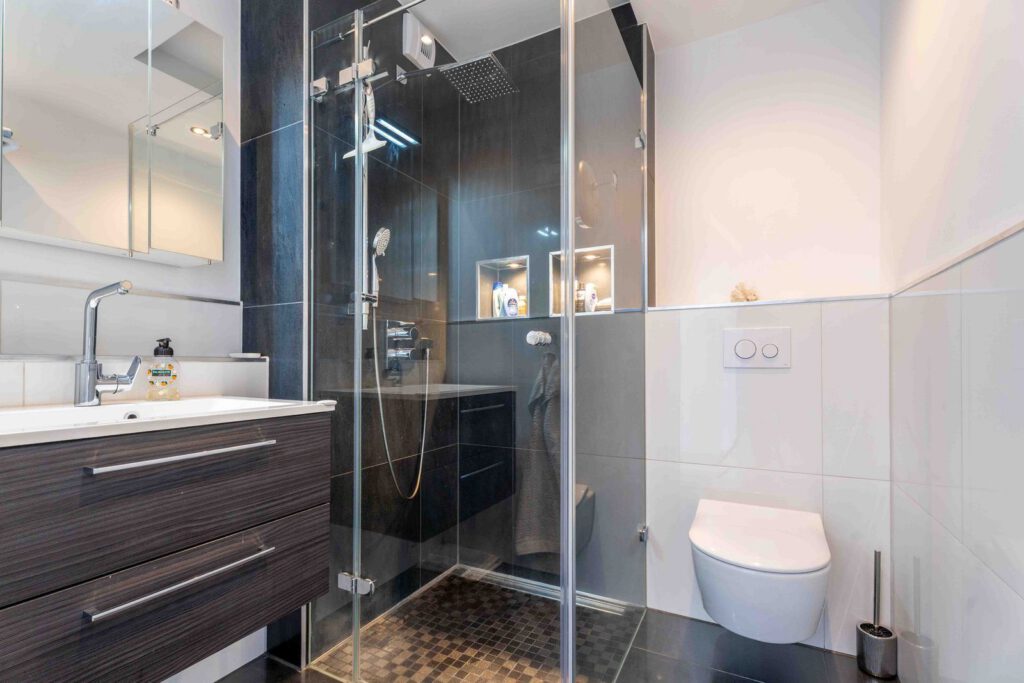 KB Immobilien - Inserat - Greuther Straße 13 - Gäste Bad