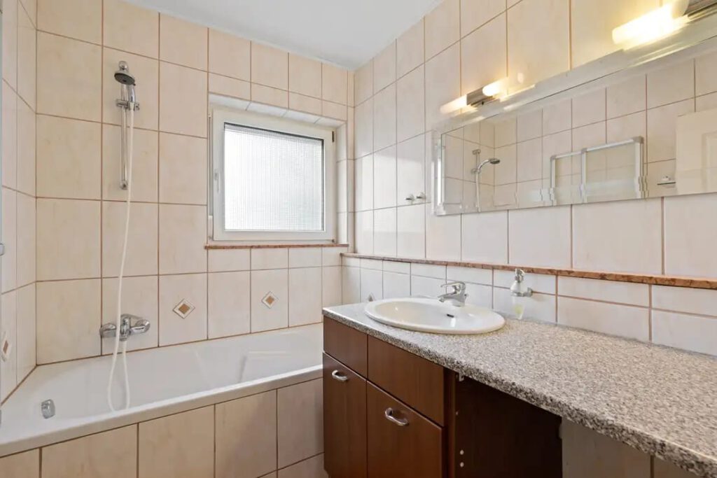 KB Immobilien - Inserat - Allmannsweilerstr. 97-2 - Bad Ansicht 2