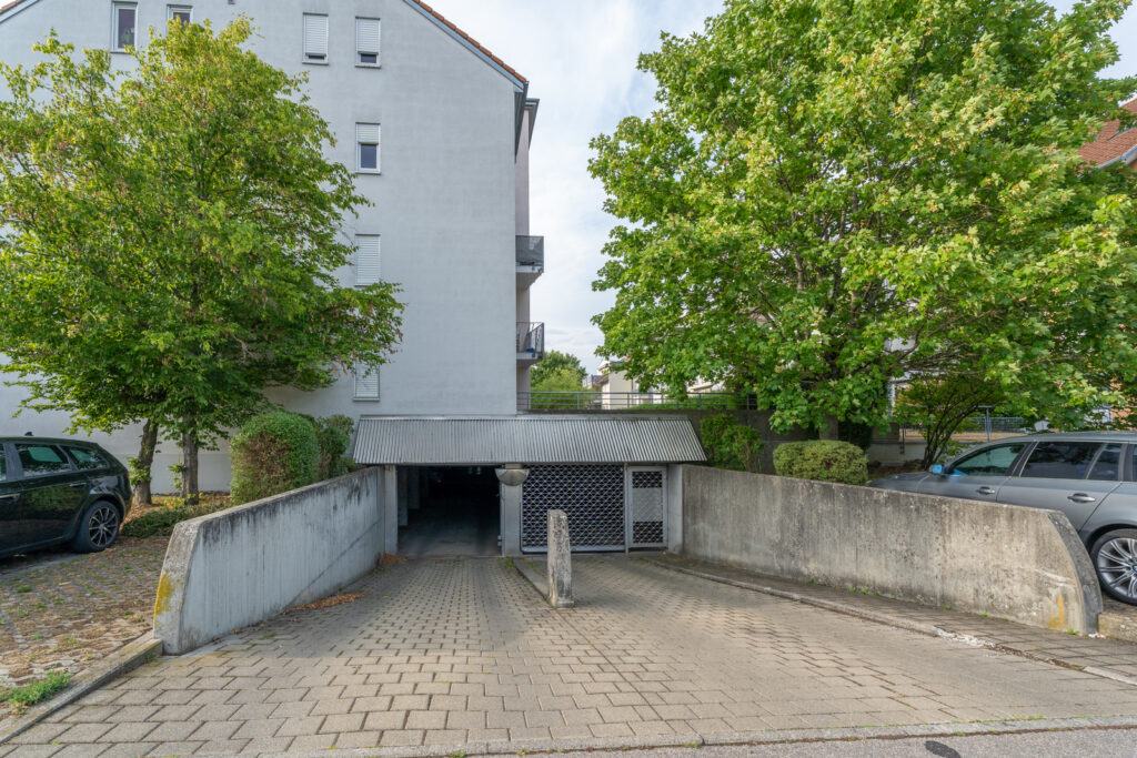 KB Immobilien - Inserat - Überlinger Str. 57 - Tiefgarage Einfahrt