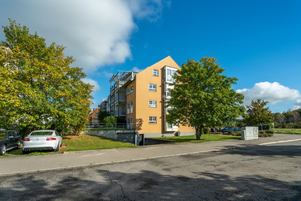 KB Immobilien - Inserat - Überlinger Str. 69 - Außenansicht - Straße