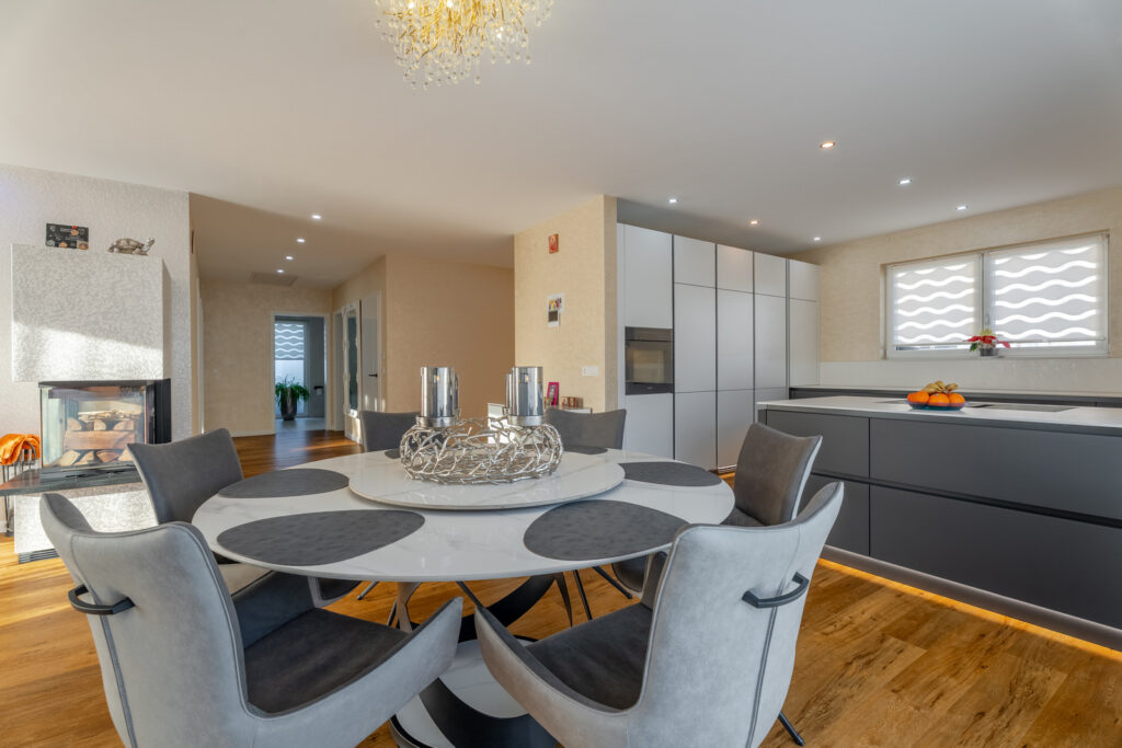 23 Wohn und Essbereich